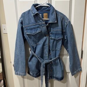 GAP Women's Classic Blue Jean Jacket with Belt
